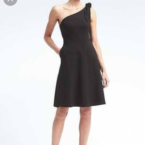 NWT Banana Republic LBD